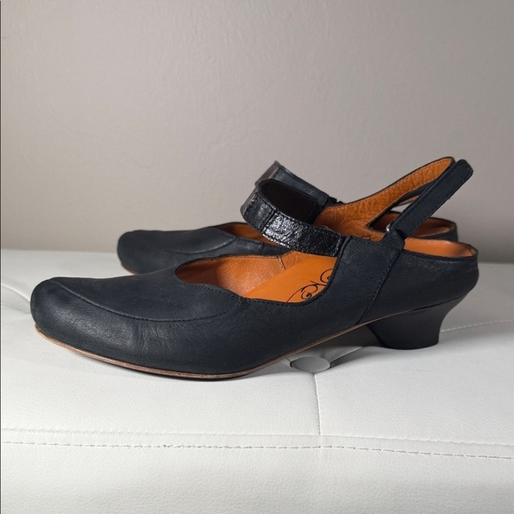 Think! Shoes - Think! Black Slingback Heels